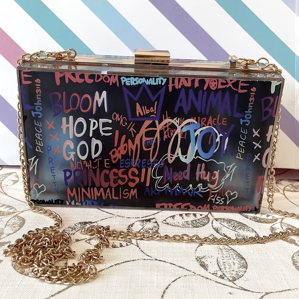 NWOT Design clutch